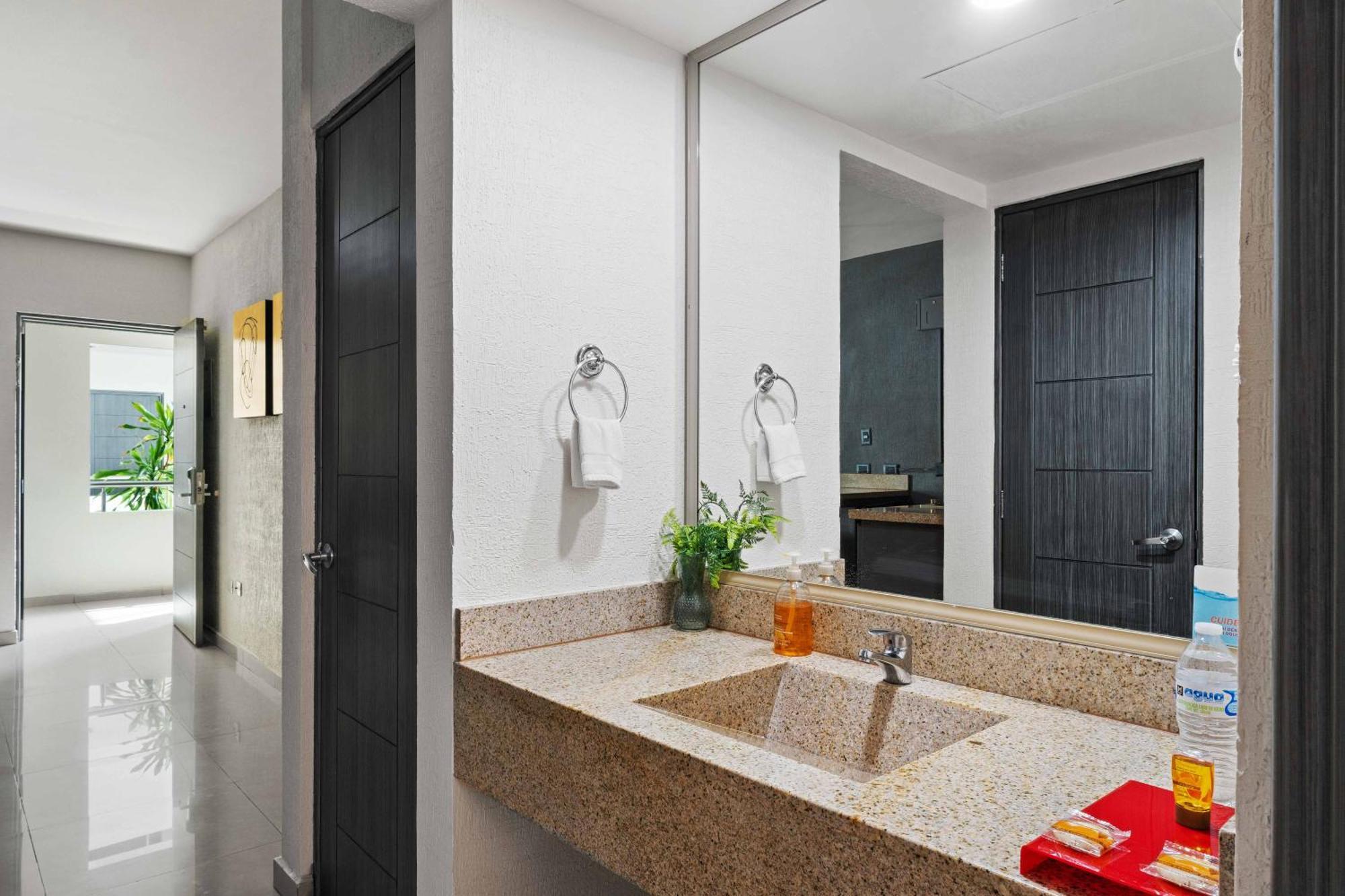 Homesuites Zaragoza Culiacán Zewnętrze zdjęcie